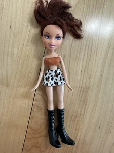 MGA Bratz Winter Girlz Phoebe TWINZ Twiinz Non Original Outfit - Picture 1 of 5