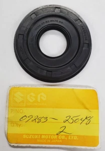 09283-25048 SUZUKI OEM LEFT CRANKSHAFT OIL SEAL 1972-77 GT550INDY 185 ADVENTURER - Picture 1 of 7