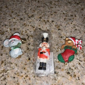 Vintage Hallmark Christmas Lapel Pins Brooches Pinbacks Lot Of 3 #0550 - Picture 1 of 9