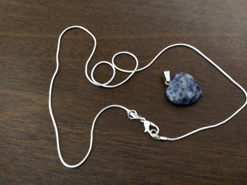 "Corazón de piedra de sodalita con cadena de 20"" marcada .925 envío gratuito" Foto 1 de 1