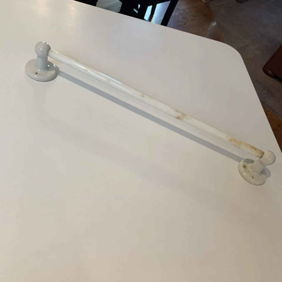 "Toallero antiguo vintage de vidrio esmerilado con soportes redondos de cerámica WOW 22""" Foto 1 de 4