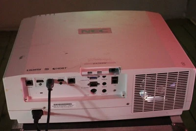 *NEC NP-PA703W+NP13ZL* Projector Projector 8000:1 7000 Lumens 3D HDMI HD4K - Image 1 of 4