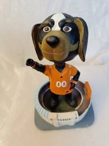 De colección Tennessee Volunteers VOLS 2004 McDonalds Smokey Bobblehead en estadio - Imagen 1 de 6