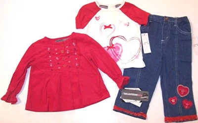 Nuevo con etiquetas Conjunto de corazones de 3 piezas HQ para niños, 2 tops y 1 pr jeans, 3-6M y 6-9M, TALLA DESAJUSTE Foto 1 de 4