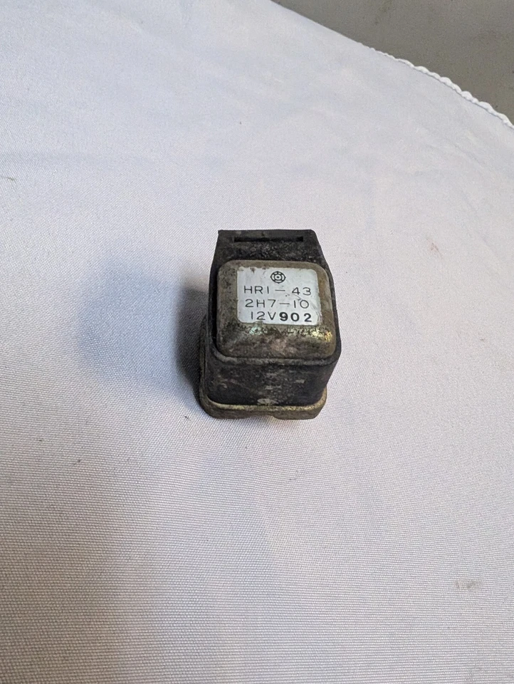 79 YAMAHA XS400 2F XS1100 RELÉ 2H7-81950-10-00 Foto 1 de 4