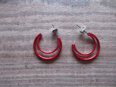 Creolen *** Stecker *** Farbe: rot *** Halbcreolen - Bild 1 von 2