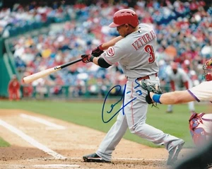 CESAR IZTURIS CINCINNATI REDS ACTION SIGNED 8x10 - Picture 1 of 1