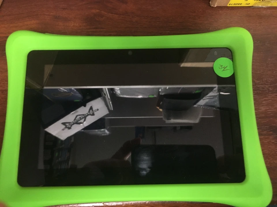 Tablet Nabi 2 7" 8GB WiFi para Niños con Parachoques Verde—Usada Muy Buena—LEER MÁS ABAJO Foto 1 de 1