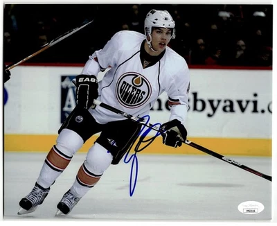 Foto autografiada de Taylor Hall Edmonton Oilers 8x10 JSA auténtica Foto 1 de 3