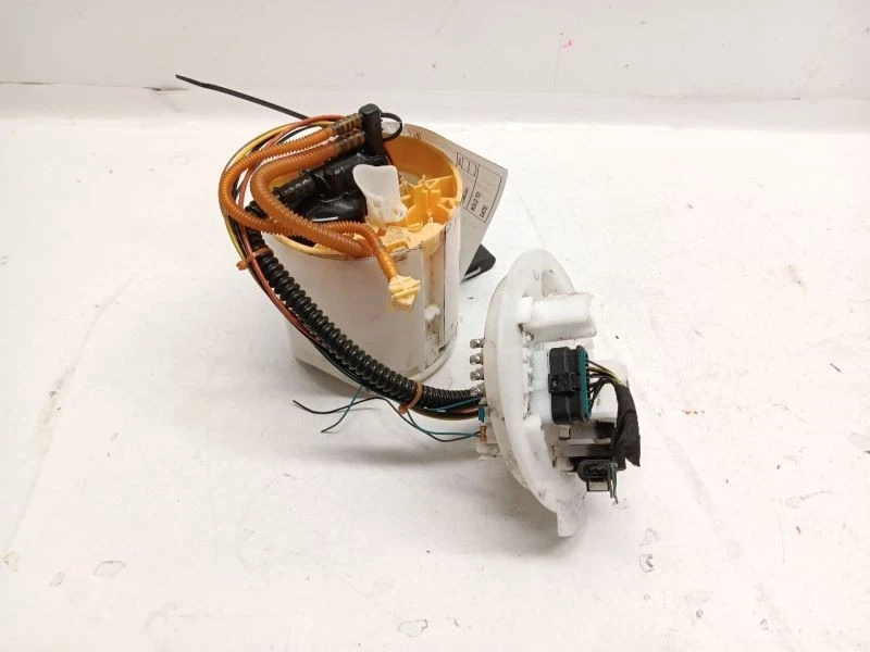 Bomba de combustible Mercedes CLA250 A220 20-21 2474703300 Foto 1 de 4