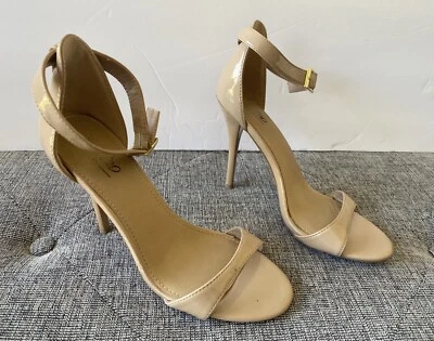 MOSSIMO Mujer 6.5 Tostado Nude Charol Puntera Abierta 4.25" Correa Tobillo Tacones Foto 1 de 4