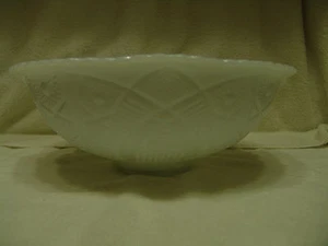 IVORY WHITE OPAL MILK GLASS LARGE MIXING BOWL SCALLOPED EDGES 13"ACROSS, 4 3/4 D - Picture 1 of 1