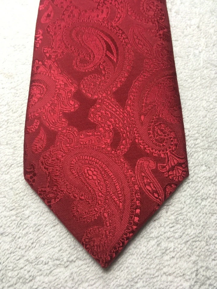 GEOFFREY BEENE MENS TIE SOLID RED WITH PAISLEY PATTERN 3 X 59 - Image 1 of 4