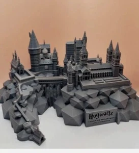 Hogwarts Castle from Harry Potter. 8 Inches Width- Black - Picture 1 of 4