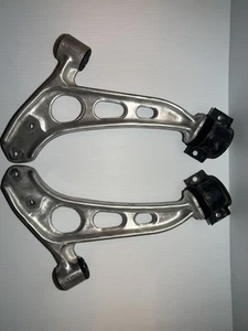 MAZDA RX7 OEM FRONT CONTROL ARM PAIR 1986-1988 - Picture 1 of 9