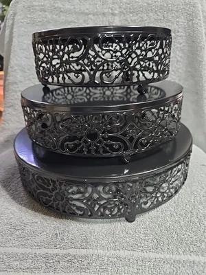 Soportes para pasteles con patas de 3 piezas en negro. Aprox 8, 10, 12 pulgadas Foto 1 de 4