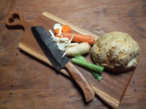 Gamsjaga Tiempo de pan Tabla de cortar o servir con mango de corazón grande - Imagen 1 de 2