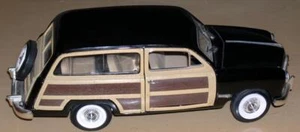 Signature 1949 Ford Woody Wagon, 1:24 (SS 8703) - Picture 1 of 1
