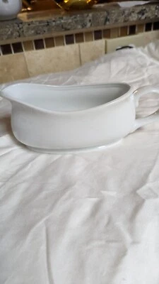 Threshold Porcelain  Gravy Sauce Boat White oblong shape. - Image 1 of 4