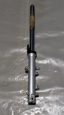 HORQUILLA IZQUIERDA ORIGINAL YAMAHA YZF600R THUNDERCAT 1996-2003 PIERNA DE SOPORTE Foto 1 de 4