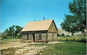 postcard Bismarck, North Dakota - The Old Badlands Ranch home of Theo. Roosevelt - Picture 1 of 2