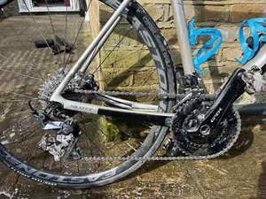 Scott Addict Gravel 20 2019 - Upgraded Components - Picture 1 of 4