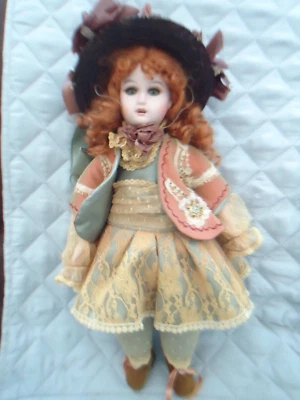 POUPEE ELEONORE DE MUNDIA DE 39 CM - Photo 1/4