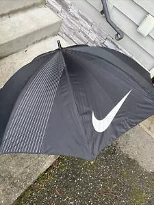 Raro ombrello grande NIKE GOLF nero/grigio - Foto 1 di 5