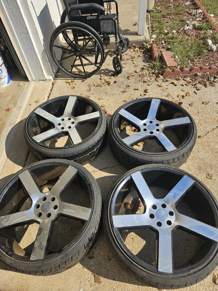 DUB 1-Piece Shot Calla - S121 S121280077+30 Wheel - Image 1 of 1