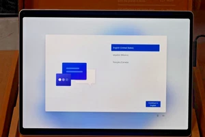 Microsoft Surface Pro 10 13" Ultra 5 135U 16GB RAM 256GB SSD Platinum ZDT-00001 - Zdjęcie 1 z 13
