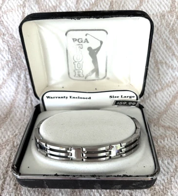 Новый из старых запасов браслет из нержавеющей стали PGA TOUR, Sabona, оригинальная коробка, 7,5 дюйма - Изображение 1 из 4