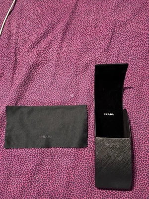 Prada Custodia Scatola e Panno per pulizia Originali Nuova - Immagine 1 di 4