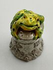 🩶 A RARE & COLLECTABLE VINTAGE PEWTER ‘FROG’ THIMBLE WITH REMOVABLE TOP. 🩶