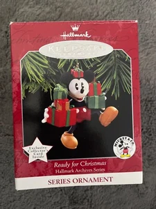 1998 Hallmark Keepsake Ornament Walt Disney’s MICKEY MOUSE Ready for Christmas - Picture 1 of 3