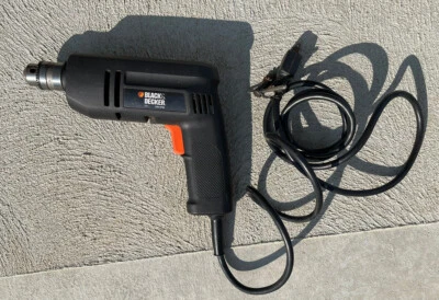 BLACK & DECKER ELECTRIC DRILL 7152 - Image 1 of 4
