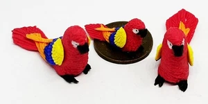 Doll House Red Polymer Clay Parrots 2 Adults and a Baby 1:12 Scale P9 tumdee - Picture 1 of 6