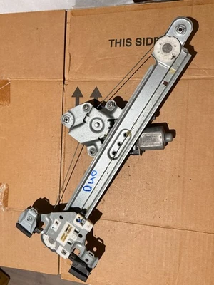 10 - 16 Cadillac SRX Rear Right Door Power Window Motor w/ Regulator 0130822708 - Image 1 of 4