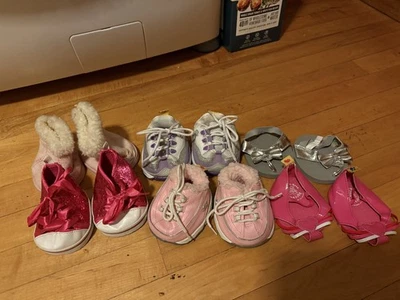 Lote de sapatos e acessórios para oficina Build-A-Bear - Imagem 1 de 4