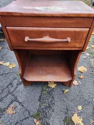 正品库什曼殖民地创作床头柜 Bennington 制造 VT 按原样 — 第 1/4 张图片