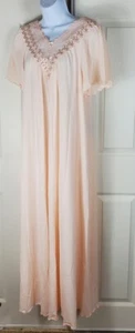 Woman's Shadowline Long Nightgown Pink Lace Size Medium Vintage Made In USA - Picture 1 of 7