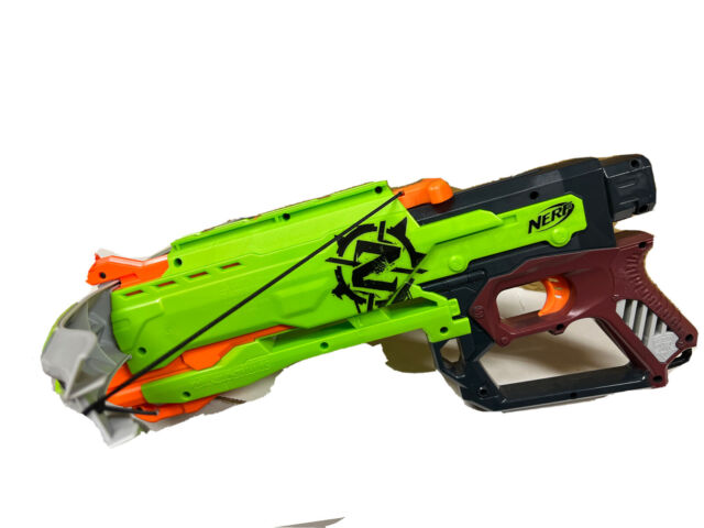 Nerf Roblox Zombie Attack: Viper Strike Hasbro - 10 Peças com