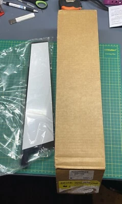 NUEVO aplique de puerta delantera genuino OEM para conductores para modelos Buick LaCrosse 2010-2016 Foto 1 de 3