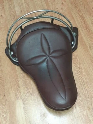 Harley Davidson Cabeza de Nudillo Cabeza Pan Marrón BUDDY SEAT con Borde y Tachuelas Buen Estado Foto 1 de 4