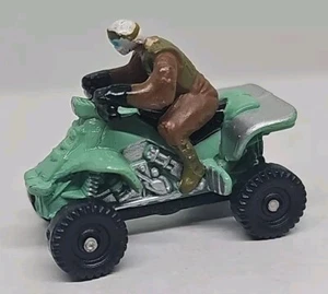 Micro Máquinas Moto ATV Quad Racer con Ranger Verde Claro - De Colección Galoob - Imagen 1 de 6