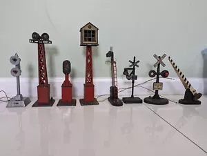 MARX & Lionel Rail Road Crossing and Light Post Train Accessories 8 PCS Bundle - Picture 1 of 11