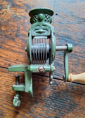 Antique Alter Bohnenschneider BEAN CUTTER Clamp On - Image 1 of 4