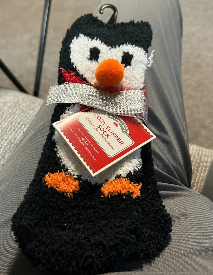 Holiday Time Women's Cozy Socks Shoe Size 4-10 Penguin - Image 1 of 1