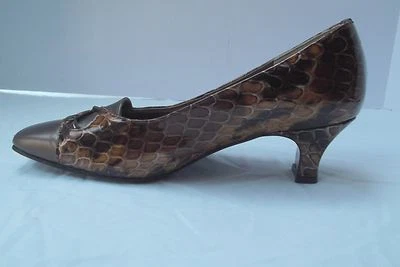 Magdesians bronze faux croc leather square toe low kitten heel pump shoe 8 MINT - Image 1 of 4