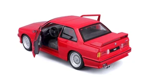 BMW Serie 3 M3 1988 rojo Bburago escala 1/24 modelo de coche retro diecast - Imagen 1 de 3
