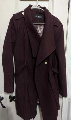 Abrigo de lana grueso y pesado GUESS talla XXL borgoña usado en excelente estado Foto 1 de 4